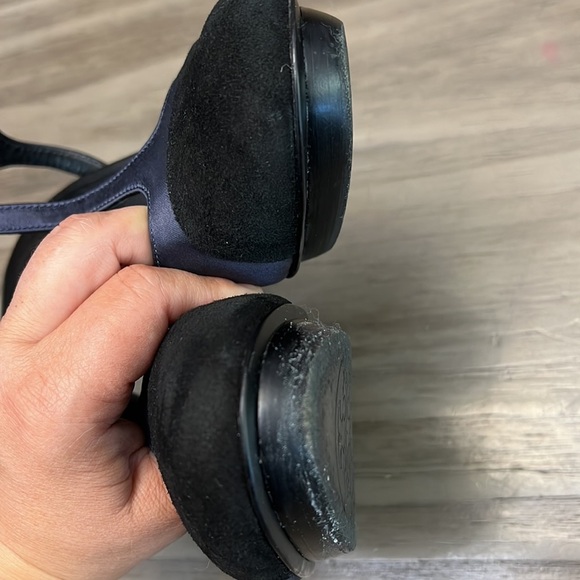 TORY BURCH ROUND TOE MANDY T-STRAP HIGH HEELS SIZE 7 - Picture 13 of 16